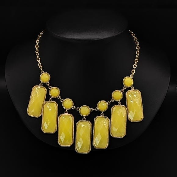 Yellow Faceted Dangle Panel Statement Necklace in Gold Tone - Picture 2 of 7